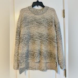 Bobeau Textured Gray and Cream Turtleneck Sweater
